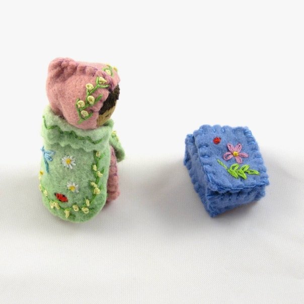 rose of lima with sewing box